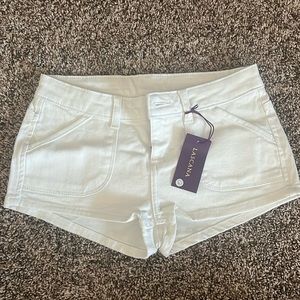 Women’s shorty shorts